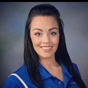 Meet your Posher, Alexis